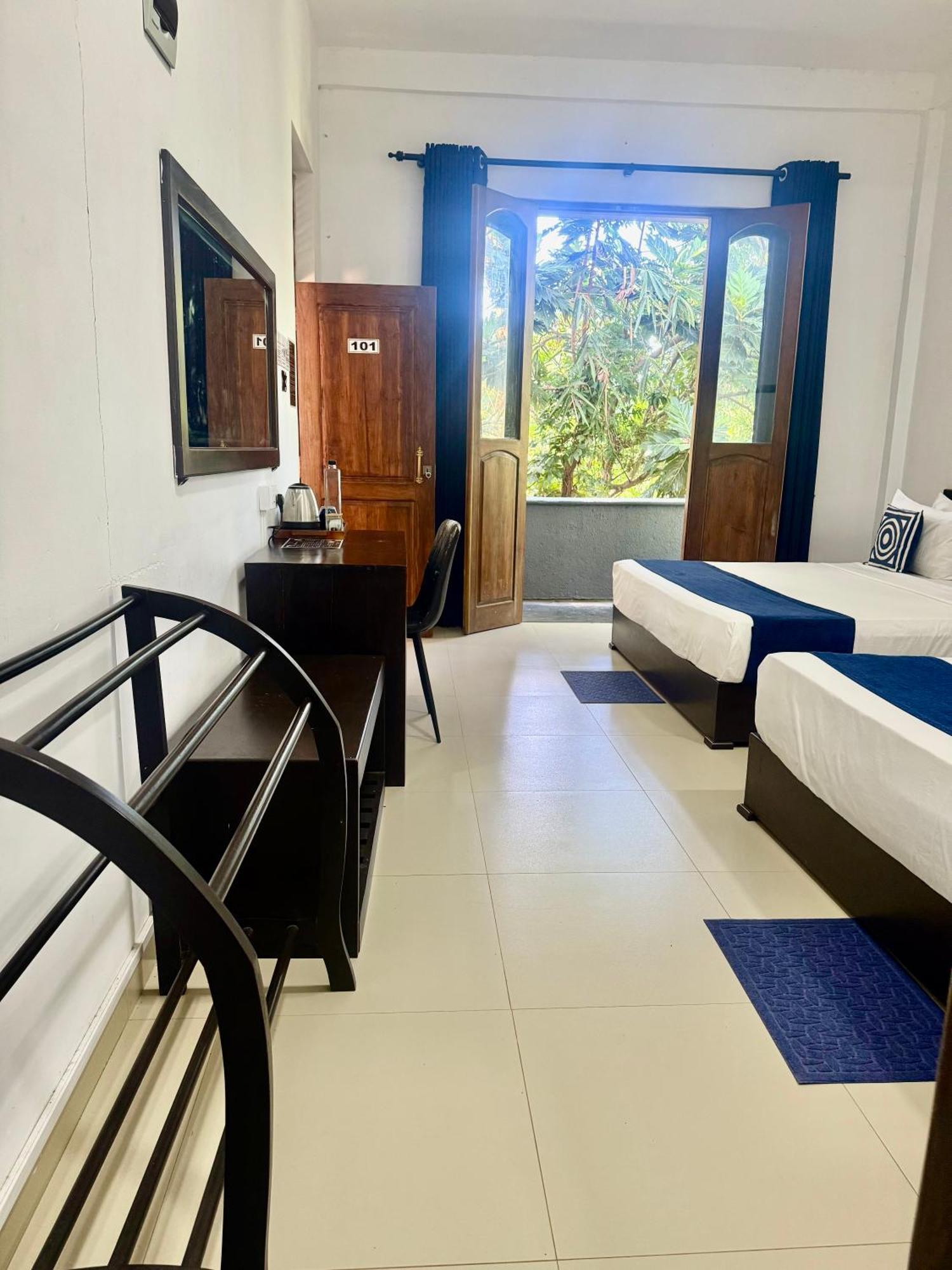 Divine Villa Anurâdhapura Extérieur photo
